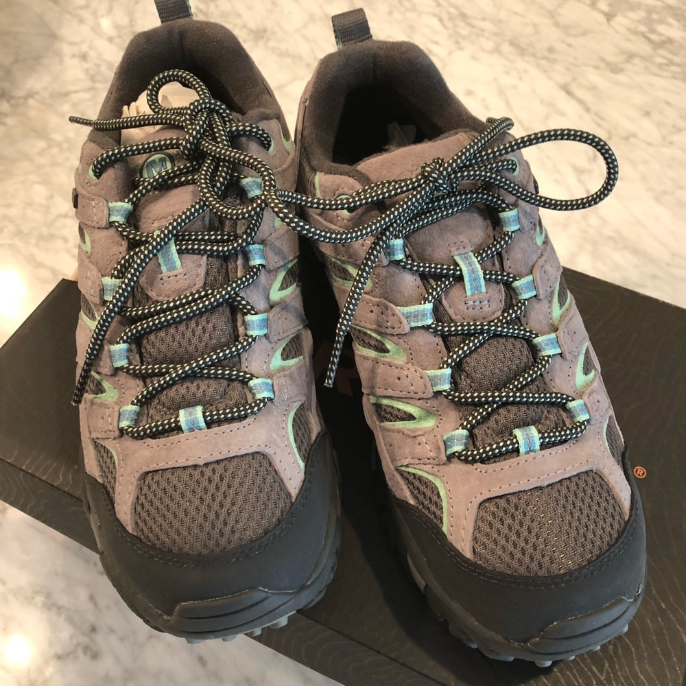 Merrell Women’s Moab Hiking Shoes Size 10